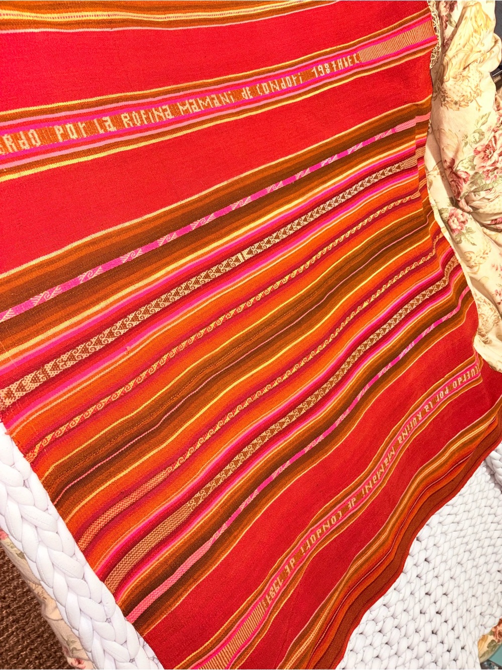 Vintage Peruvian Textile - Picture 4 of 12